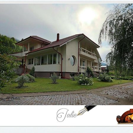 Pensiunea Aurora Izvorul Muntelui บีคาซ ภายนอก รูปภาพ